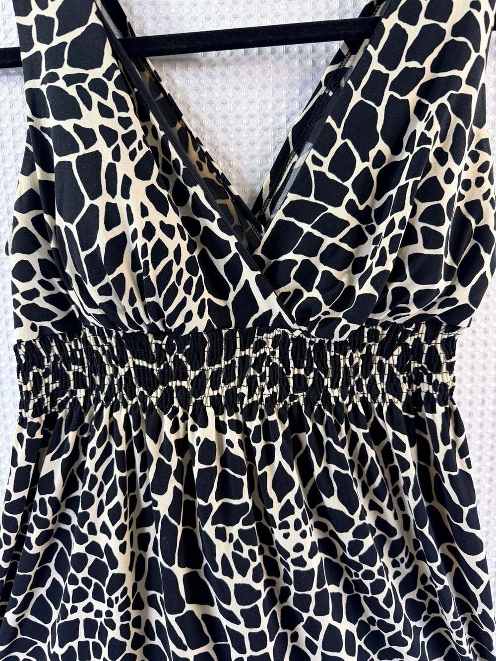 En Focus Petite Sleeveless V-Neck Giraffe Animal Print Smocked Waist Mini Dress - Picture 4 of 7